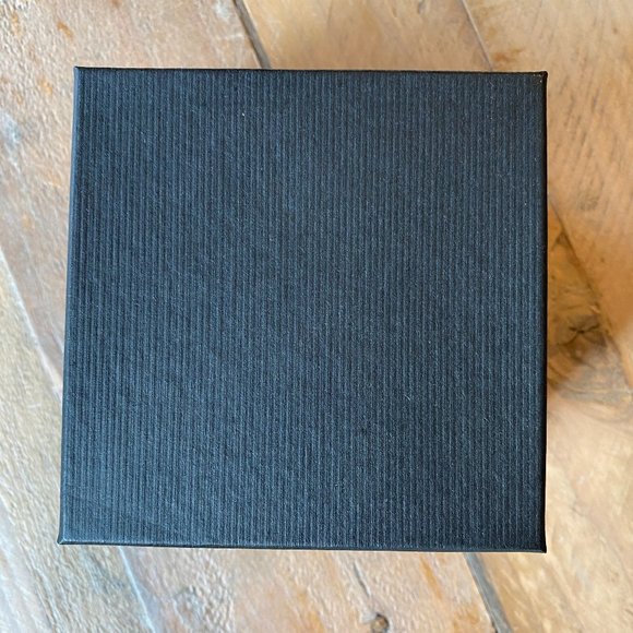 New Geneva Fashion Diamond Cork Band Watch - Picture 6 of 7